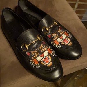 Gucci Jordaan Angry Cat Leather Loafers